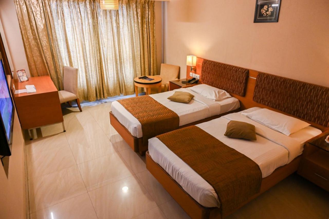 Pla Krishna Inn Tiruchirappalli Extérieur photo