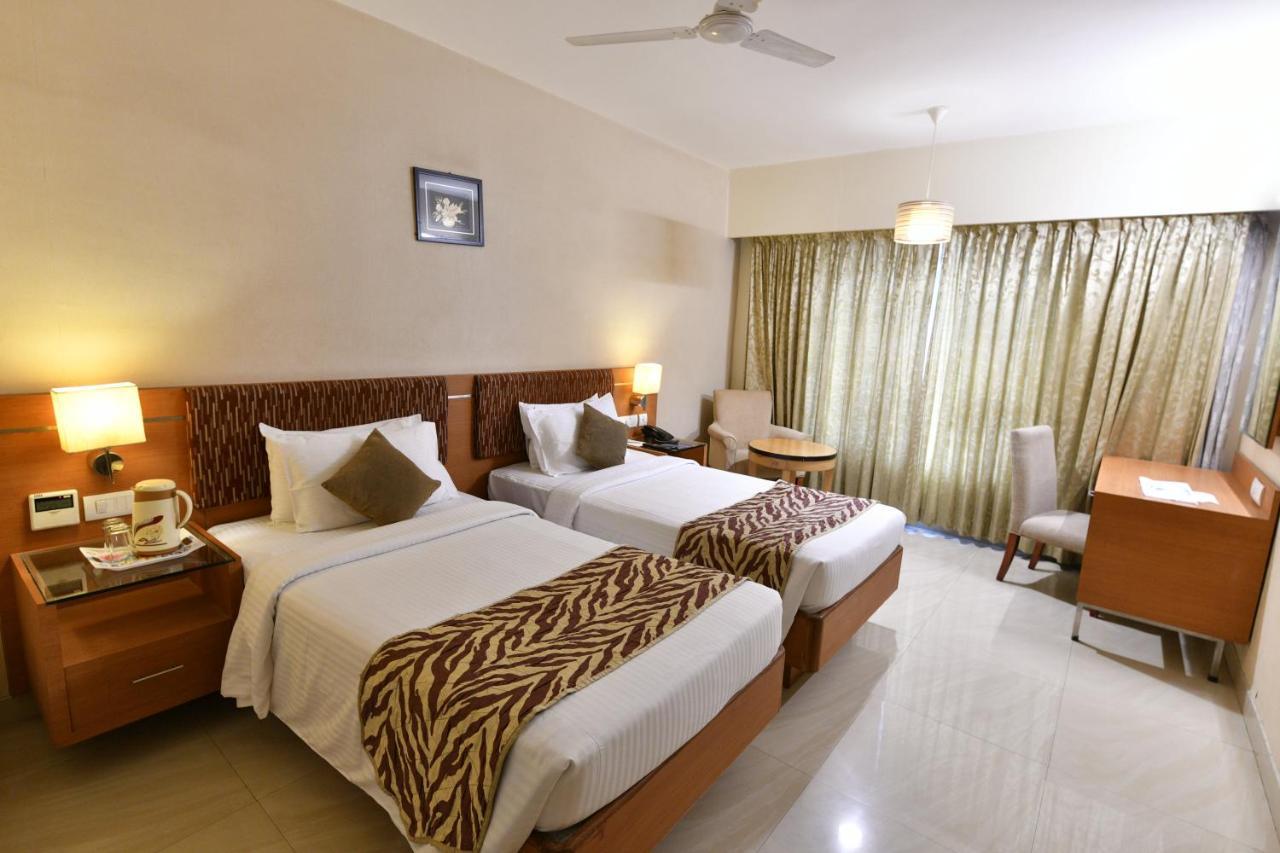 Pla Krishna Inn Tiruchirappalli Extérieur photo