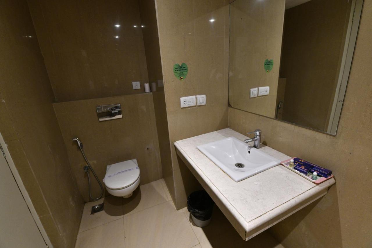 Pla Krishna Inn Tiruchirappalli Extérieur photo