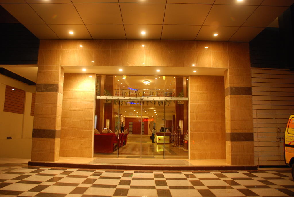 Pla Krishna Inn Tiruchirappalli Extérieur photo